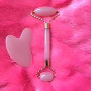 Pink Jade Anti-aging Face and neck massage Kit. 1 roller and 1 Gua sha board.